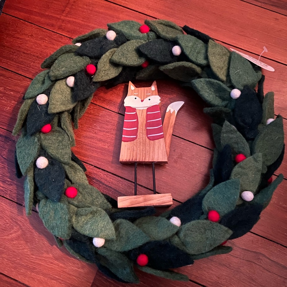 Trader Joe’s Christmas felt green wreath with wood fox bonus